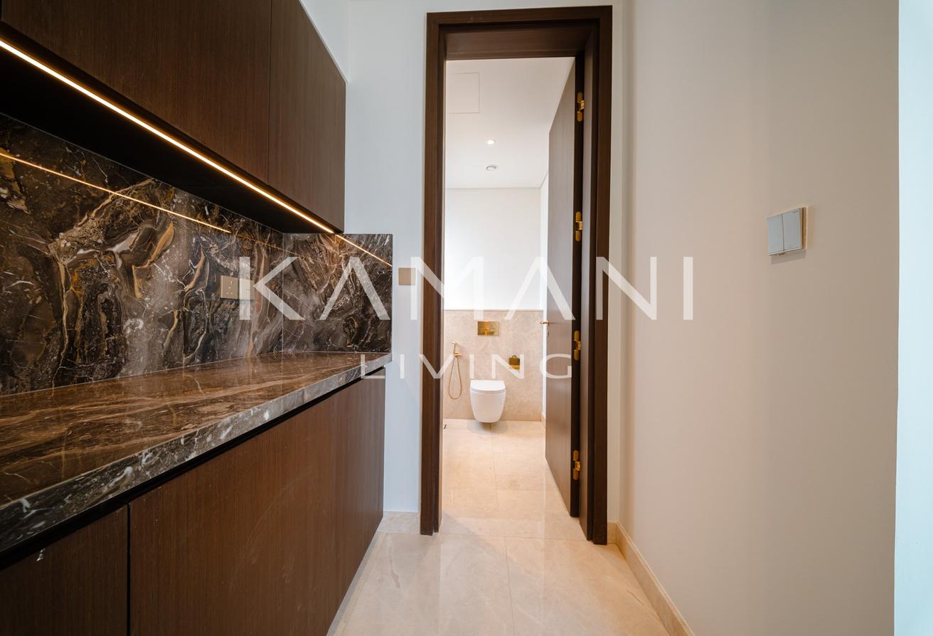 Big Pool | Corner Unit | Available photo 8
