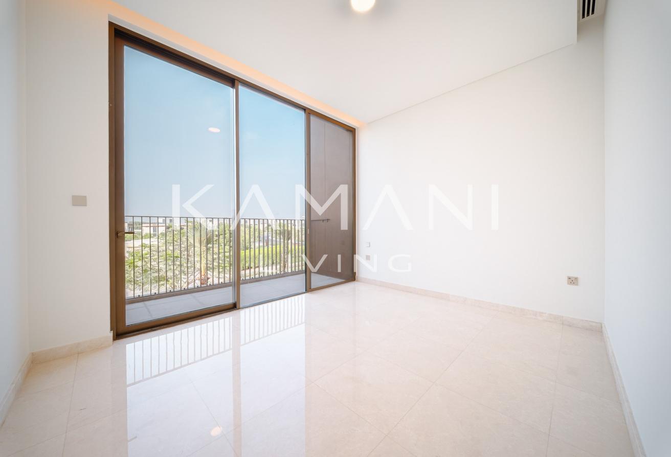 Big Pool | Corner Unit | Available photo 13