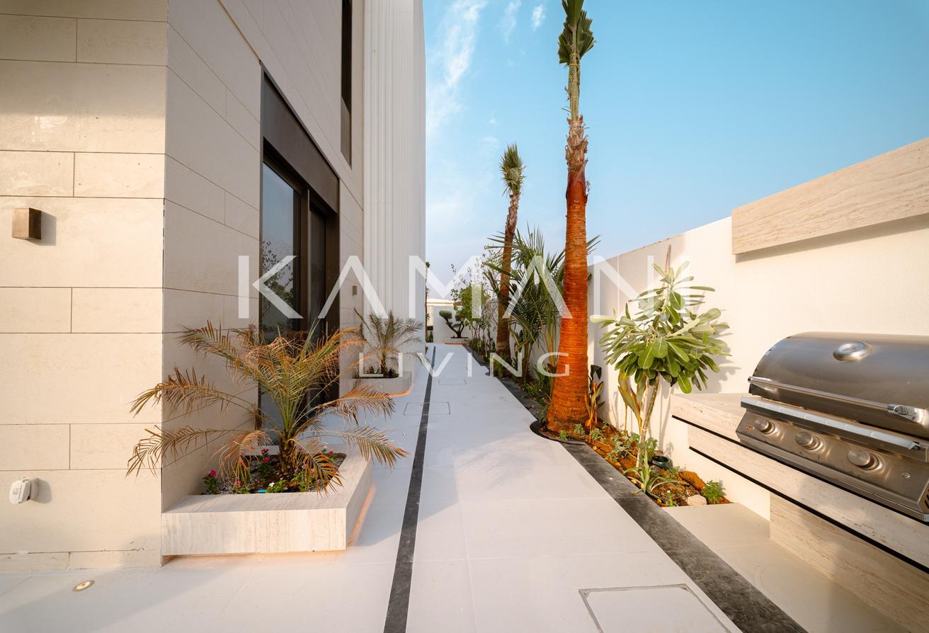 Big Pool | Corner Unit | Available photo 21