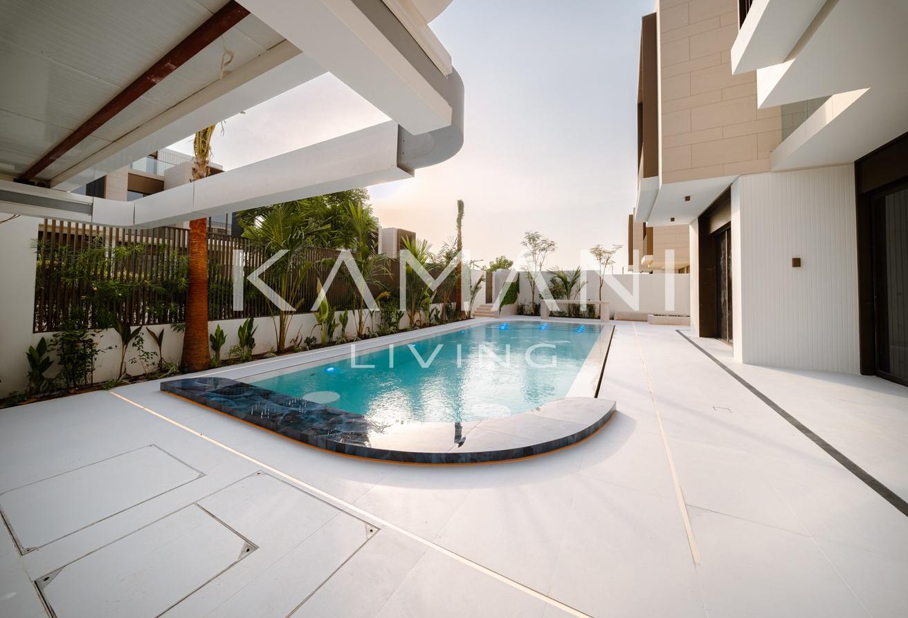 Big Pool | Corner Unit | Available photo 6