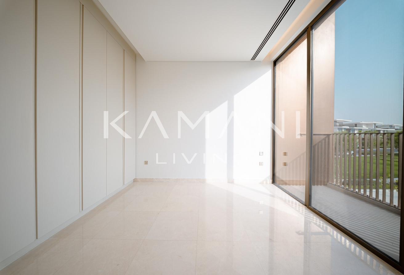 Big Pool | Corner Unit | Available photo 16