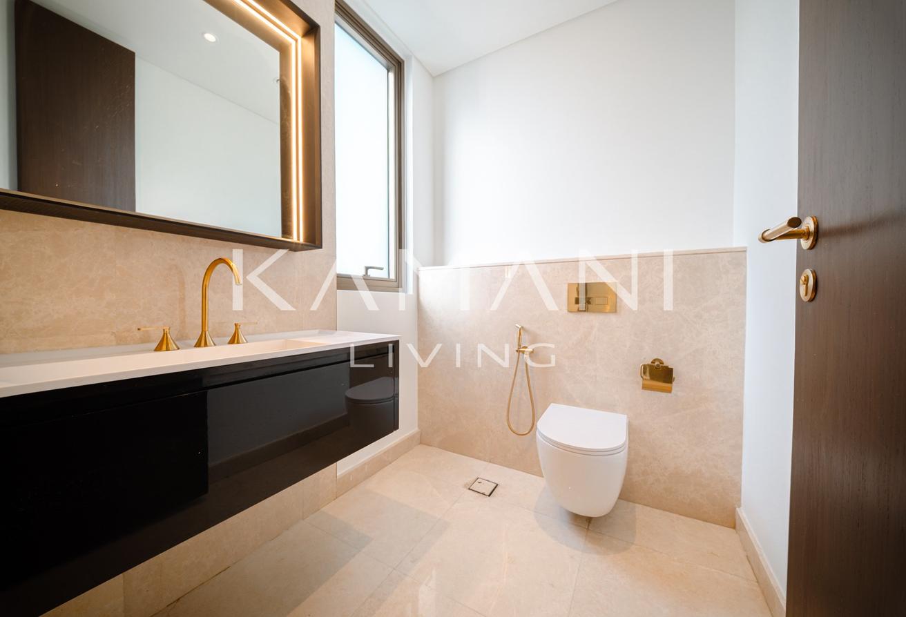 Big Pool | Corner Unit | Available photo 9