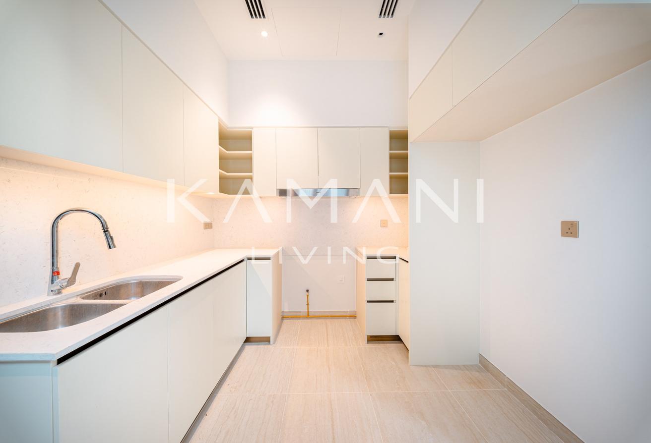 Big Pool | Corner Unit | Available photo 7