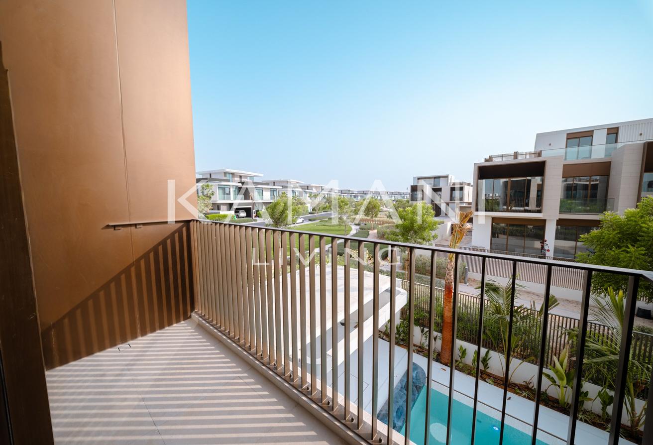 Big Pool | Corner Unit | Available photo 12