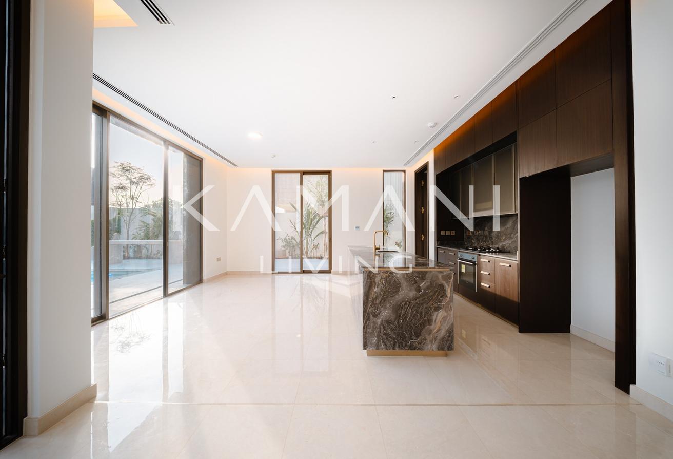 Big Pool | Corner Unit | Available photo 4