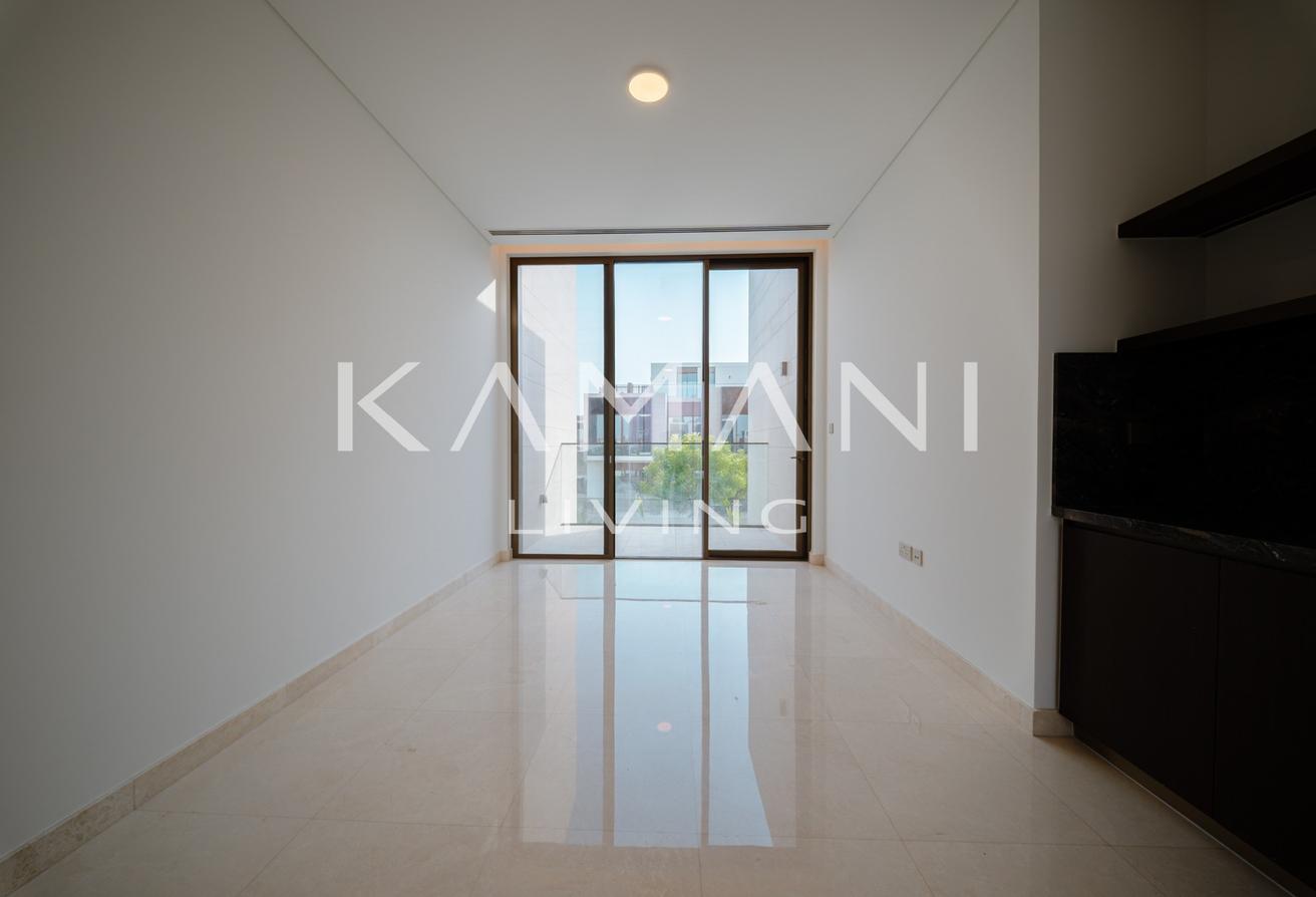 Big Pool | Corner Unit | Available photo 23