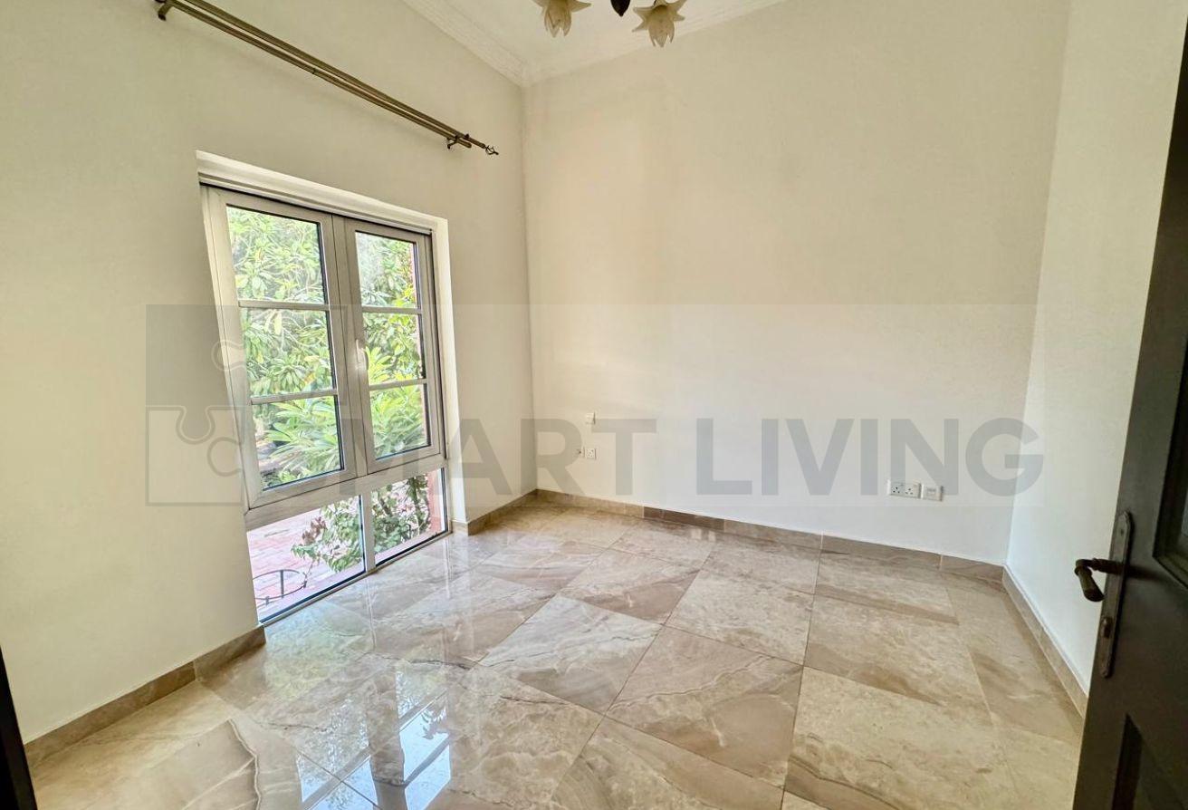 Vacant | Upgraded 4 Bed n Study w Pool | 4 cheques photo 10