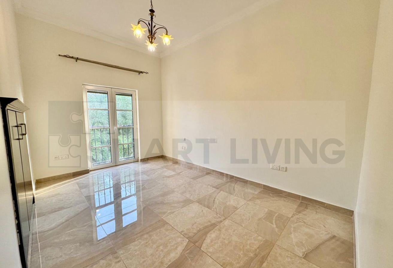 Vacant | Upgraded 4 Bed n Study w Pool | 4 cheques photo 24
