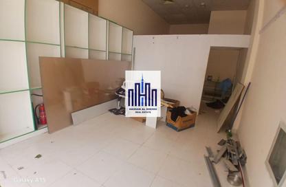 Shop - Studio - 1 Bathroom for rent in Fire Station Road - Muwaileh - Sharjah