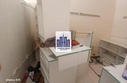 Shop - Studio - 1 Bathroom for rent in Fire Station Road - Muwaileh - Sharjah
