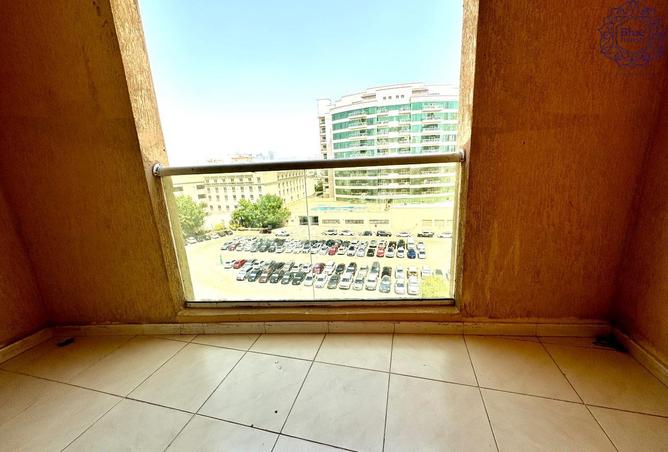 Bright 2 BHK - Ready Flat - Spacious/ 6 Cheques