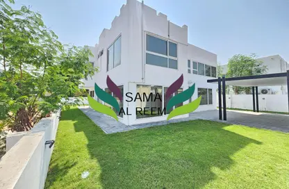 Villa - 4 Bedrooms - 5 Bathrooms for rent in Jumeirah 2 Villas - Jumeirah 2 - Jumeirah - Dubai