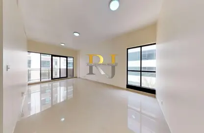 Apartment - 4 Bedrooms - 4 Bathrooms for rent in Golden Sands 9 - Mankhool - Bur Dubai - Dubai