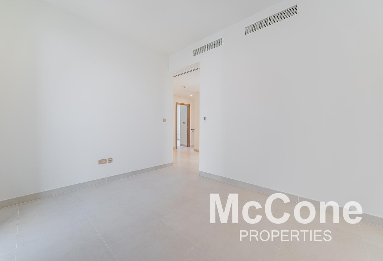 Designer Villa | New Hand Over | Central Location photo 7