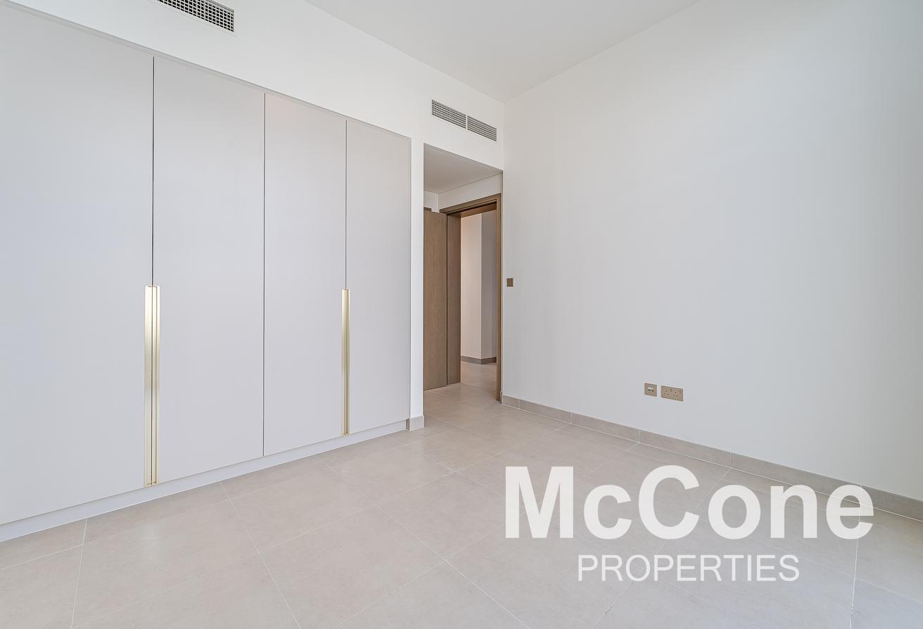 Designer Villa | New Hand Over | Central Location photo 6