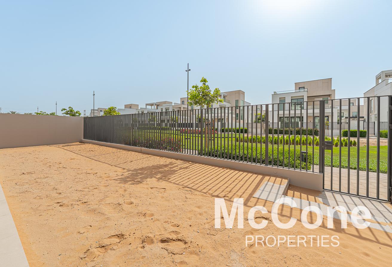 Designer Villa | New Hand Over | Central Location photo 23
