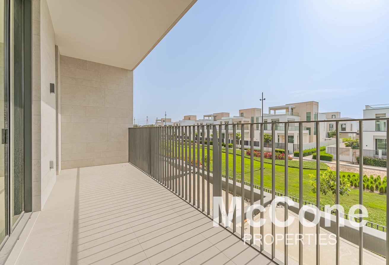 Designer Villa | New Hand Over | Central Location photo 22