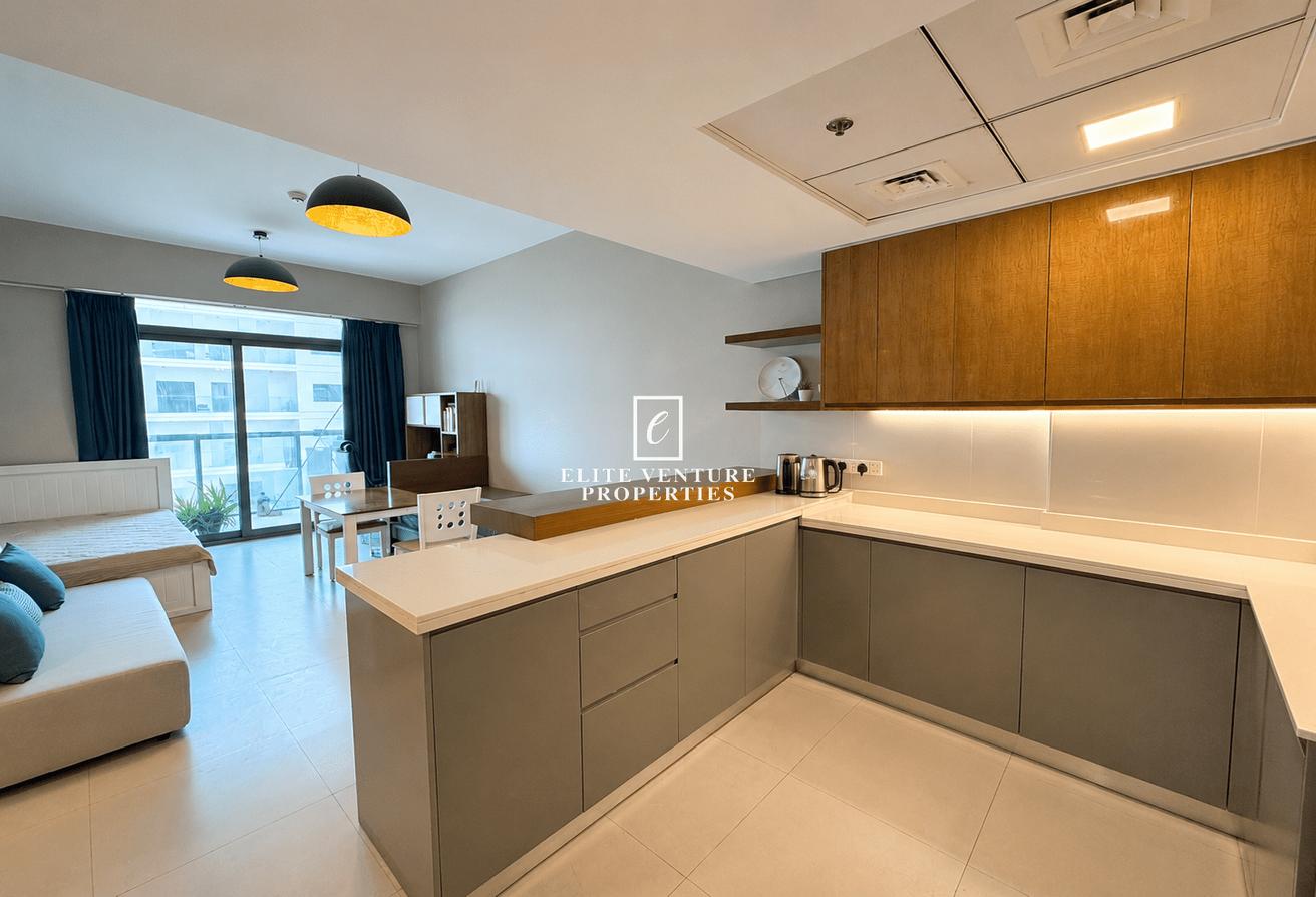 FULLY FURNISHED | MODERN LIVING | SPACIOUS photo 7