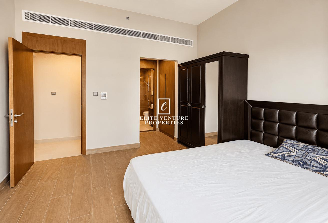 FULLY FURNISHED | MODERN LIVING | SPACIOUS photo 4