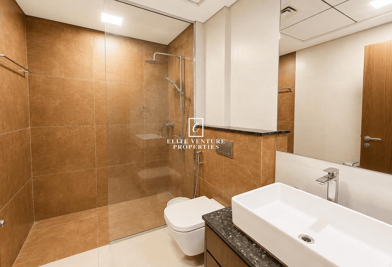 FULLY FURNISHED | MODERN LIVING | SPACIOUS photo 11