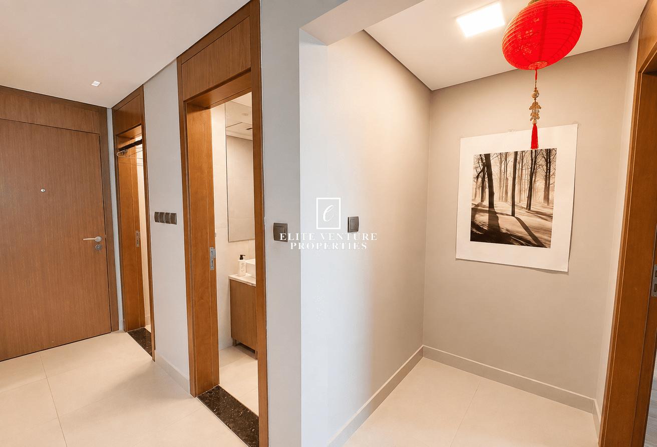 FULLY FURNISHED | MODERN LIVING | SPACIOUS photo 9