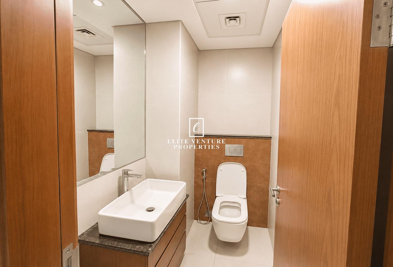 FULLY FURNISHED | MODERN LIVING | SPACIOUS photo 10