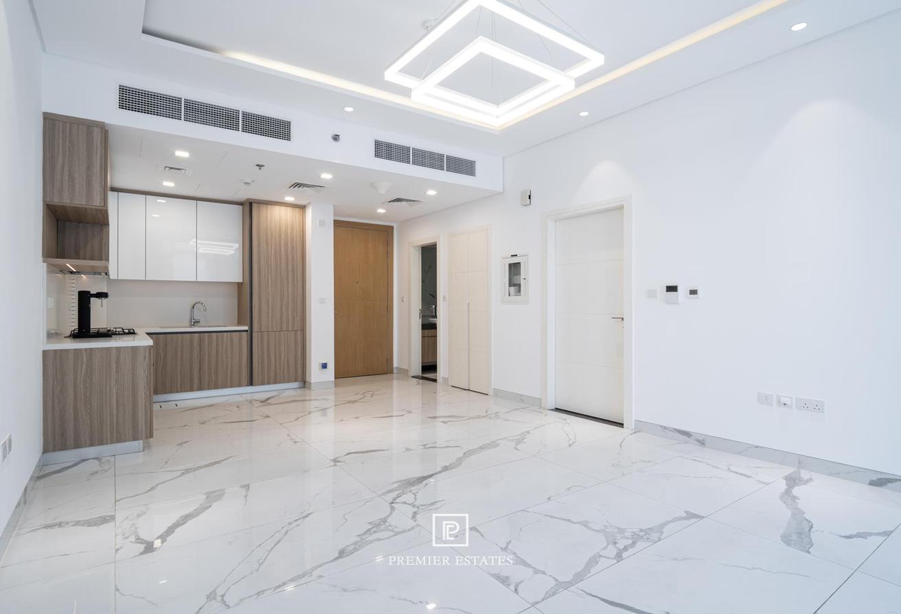 Spacious Unfurnished 1 bed apt | | Vacant soon photo 3