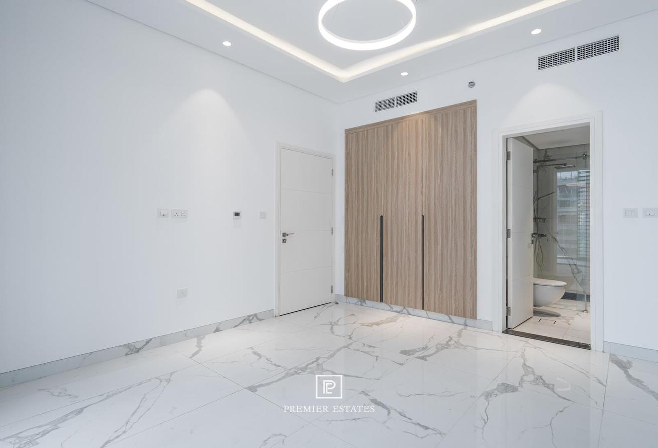 Spacious Unfurnished 1 bed apt | | Vacant soon photo 5