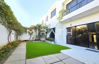 Villa - 4 Bedrooms - 4 Bathrooms for rent in Jumeirah 1 Villas - Jumeirah 1 - Jumeirah - Dubai