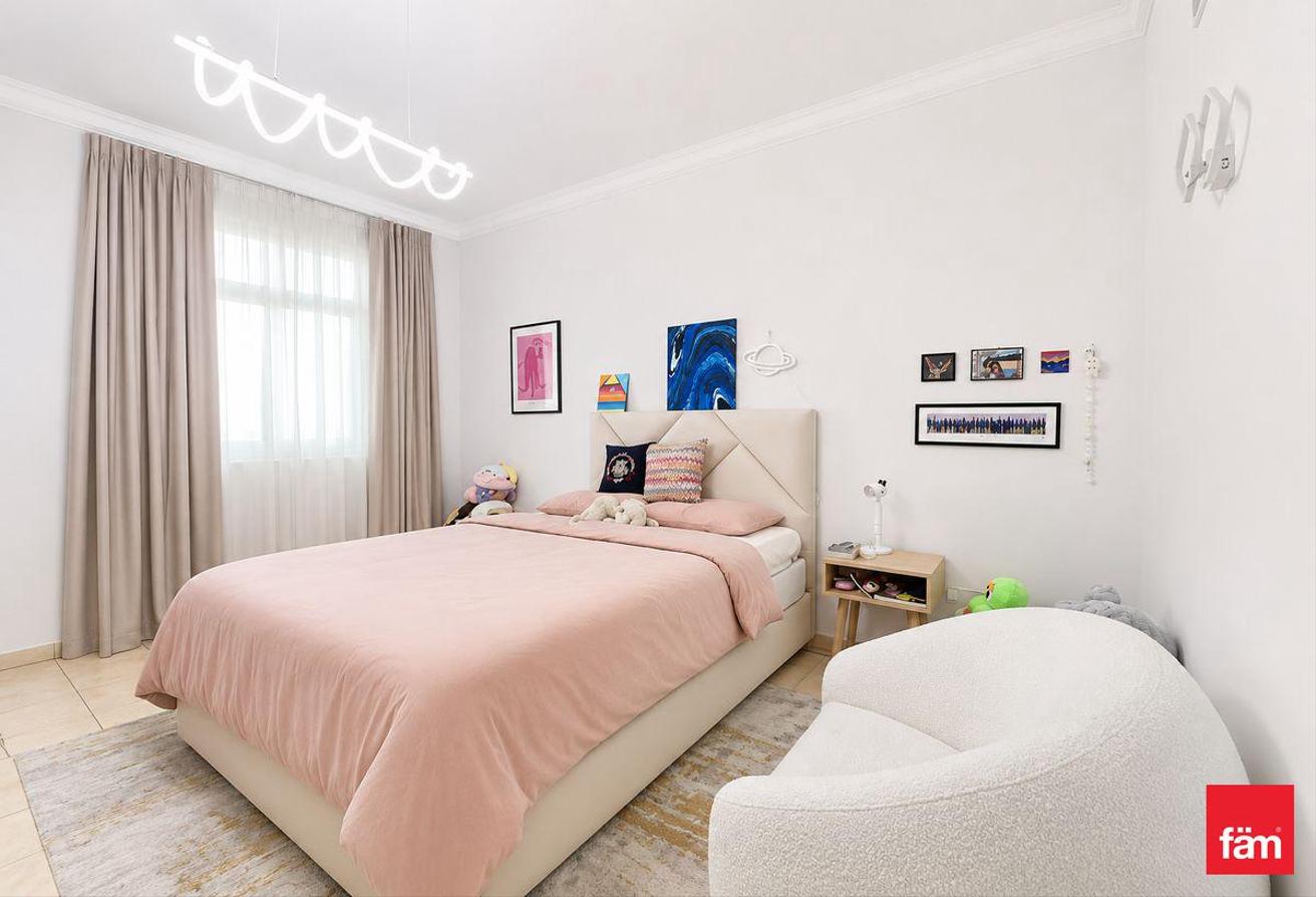 Upgraded I Lake View I LL Can Furnish I Vacant photo 15