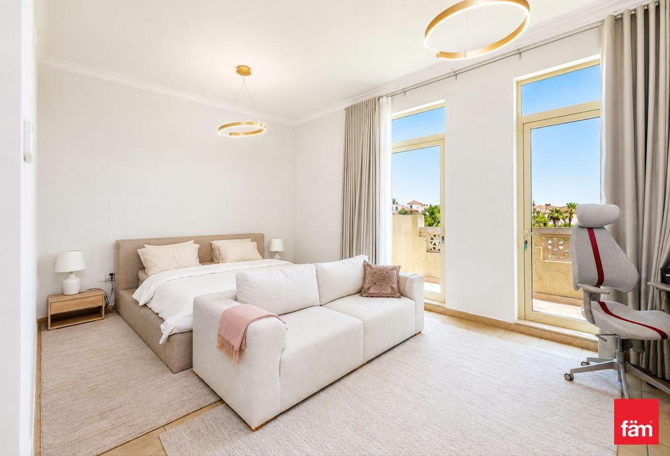 Upgraded I Lake View I LL Can Furnish I Vacant photo 13