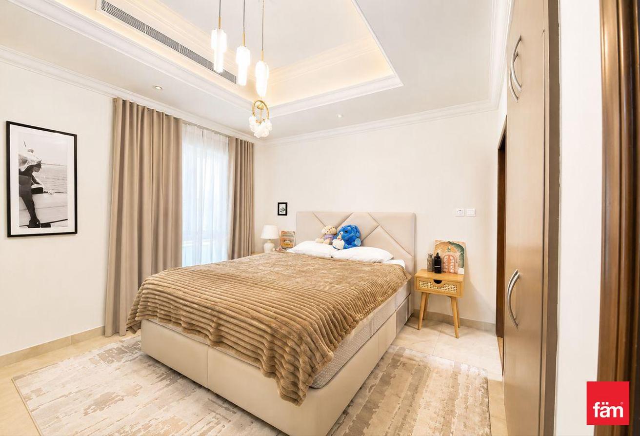 Upgraded I Lake View I LL Can Furnish I Vacant photo 16