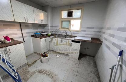 Apartment - 1 - 1 for rent in Al Qulayaa Building - Al Qulaya'ah - Al Sharq - Sharjah