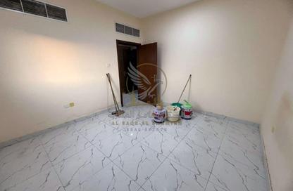 Apartment - 1 - 1 for rent in Al Qulayaa Building - Al Qulaya'ah - Al Sharq - Sharjah