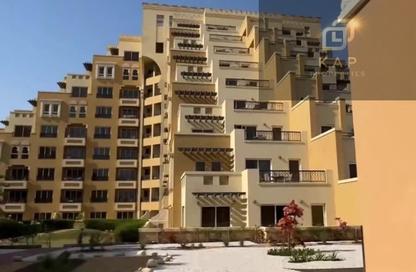 شقة - 2 غرف نوم - 2 حمامات للبيع في ياقوت - باب البحر - جزيرة المرجان - رأس الخيمة