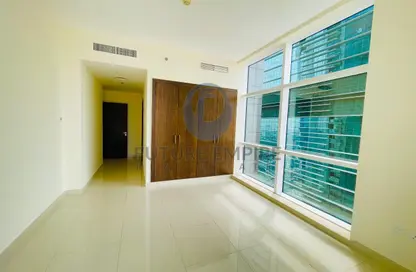 شقة - 2 غرف نوم - 3 حمامات للايجار في برج دوجا - شارع الشيخ زايد - دبي