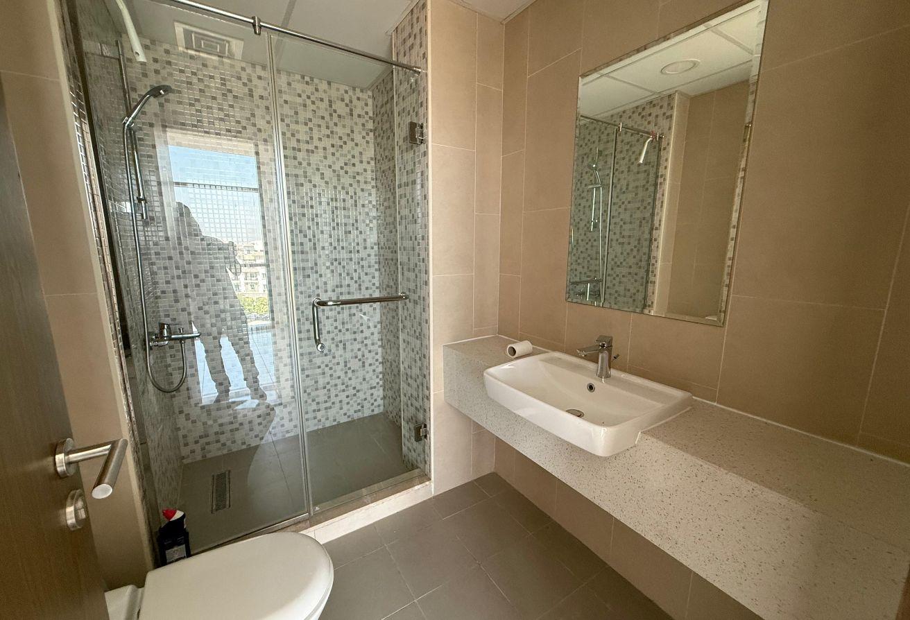 LUXURY 1BHK : RENT 60K : GYM : POOL : PARKING photo 5