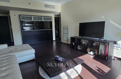 Apartment - 1 Bedroom - 1 Bathroom for rent in Al Majara 2 - Al Majara Towers - Dubai Marina - Dubai Apartment - 1 Bedroom - 1 Bathroom for rent in Al Majara 2 - Al Majara Towers - Dubai Marina - Dubai