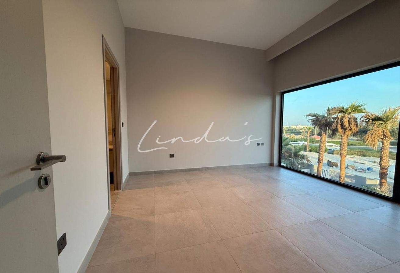 Back to Back | Prime location | Negotiable photo 14