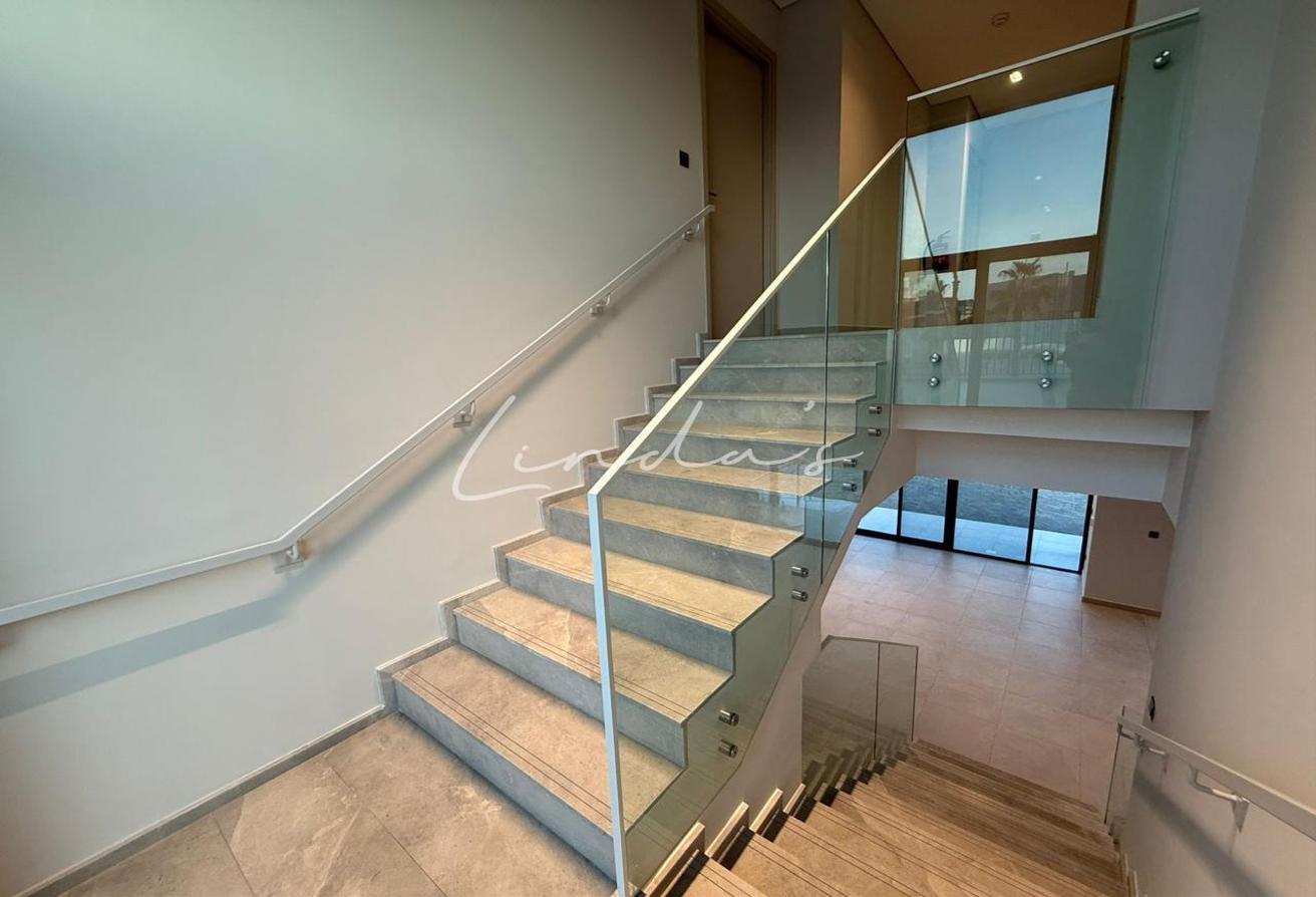 Back to Back | Prime location | Negotiable photo 5