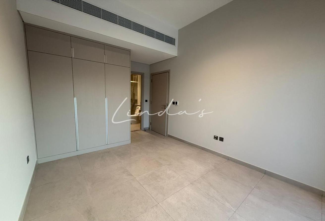 Back to Back | Prime location | Negotiable photo 18