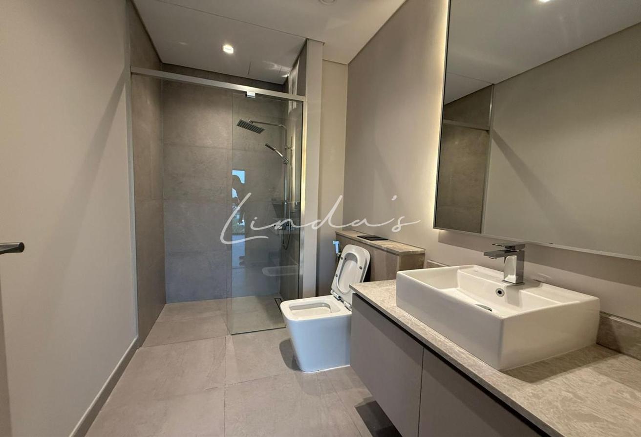 Back to Back | Prime location | Negotiable photo 11