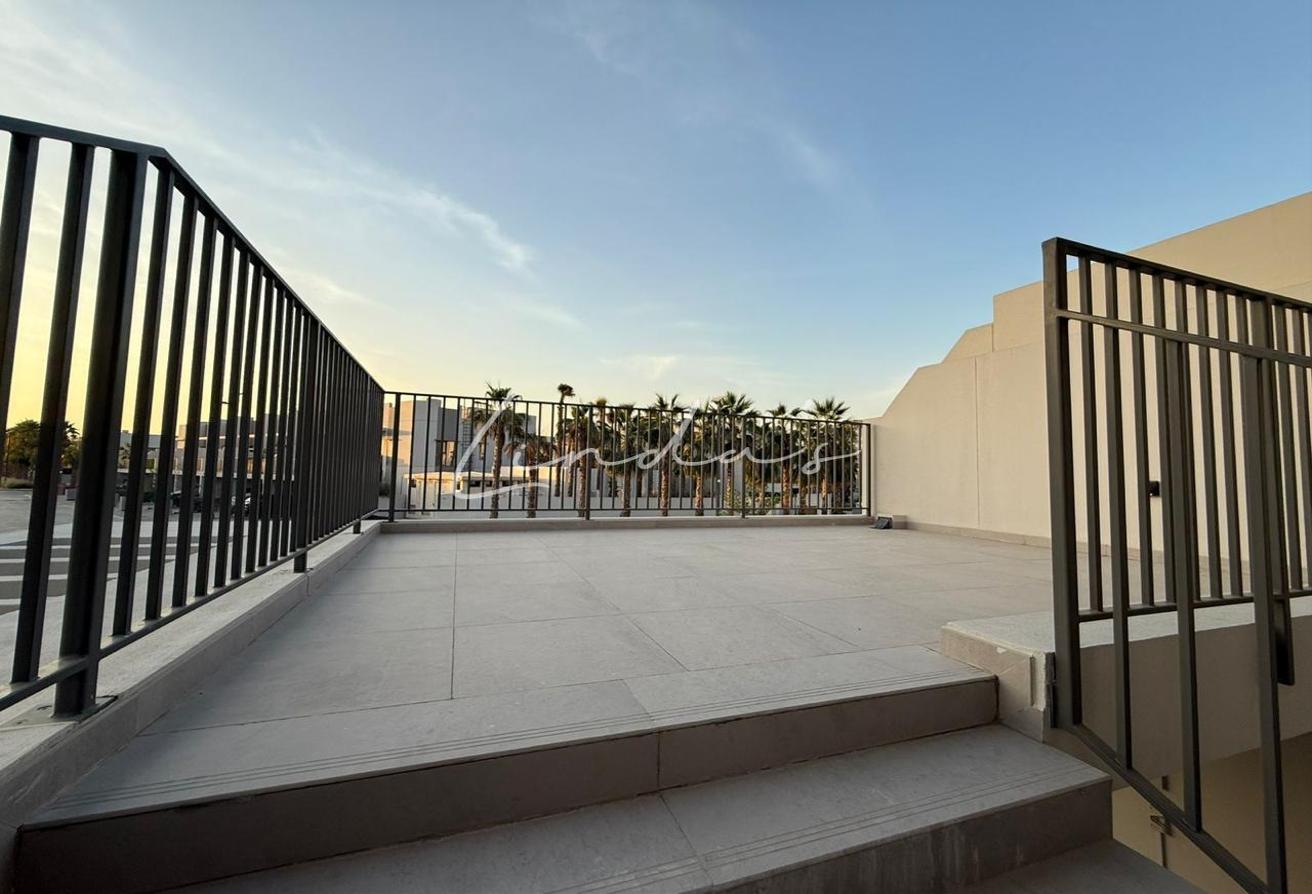 Back to Back | Prime location | Negotiable photo 21