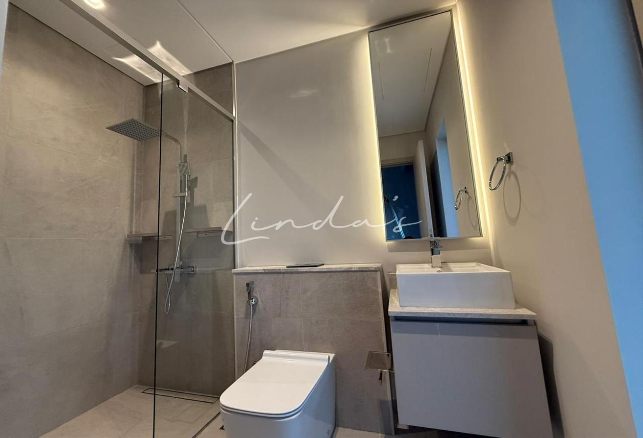 Back to Back | Prime location | Negotiable photo 17