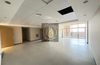 شقة - 3 غرف نوم - 5 حمامات للايجار في مساكن كورنيش عجمان - طريق كورنيش عجمان - عجمان