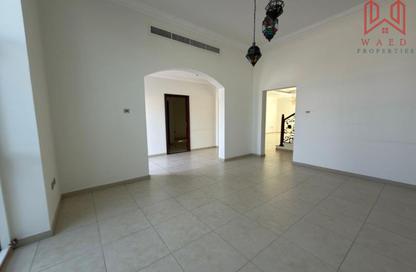 Villa - 5 Bedrooms - 6 Bathrooms for rent in Jumeirah 1 Villas - Jumeirah 1 - Jumeirah - Dubai