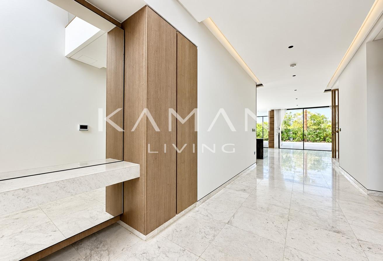 Vacant Now | Pool & Park View | Upgraded photo 10