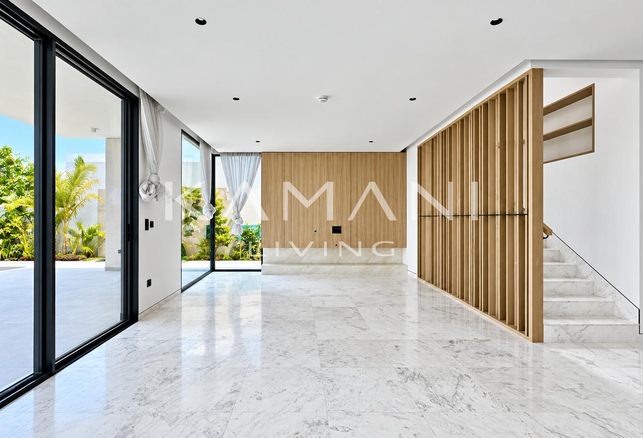 Vacant Now | Pool & Park View | Upgraded photo 5