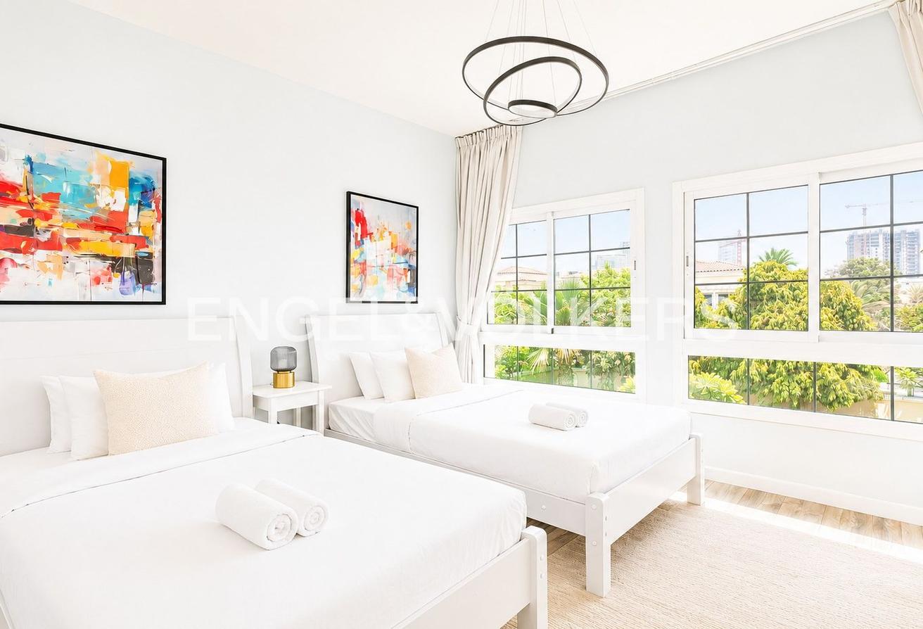 Fully Upgraded | Furnished | Quiet | Vacant photo 13