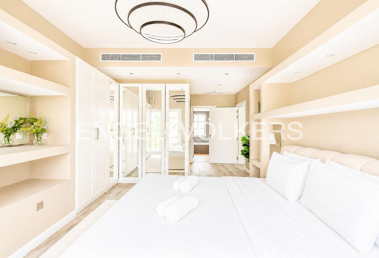 Fully Upgraded | Furnished | Quiet | Vacant photo 9